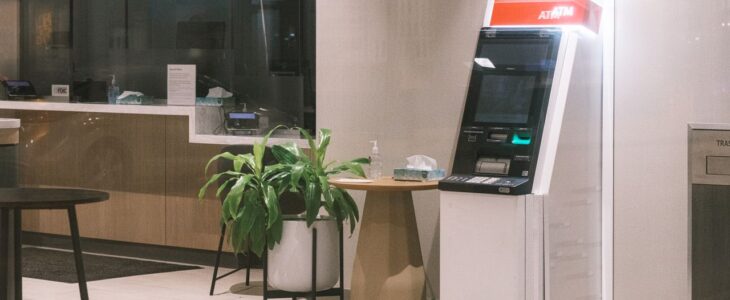 IDBI Bank Privatization: फेयरफैक्स को ₹52,878 करोड़ में बेची गई 60.72% हिस्सेदारी जानें ग्राहकों के खातों पर क्या होगा असर?